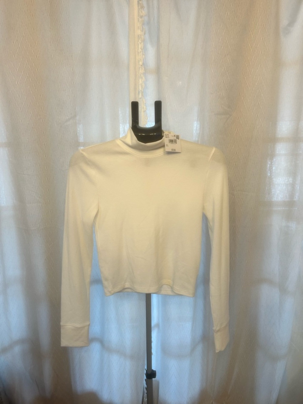 American Eagle Outfitters White Mock Neck Long Sleeve Top